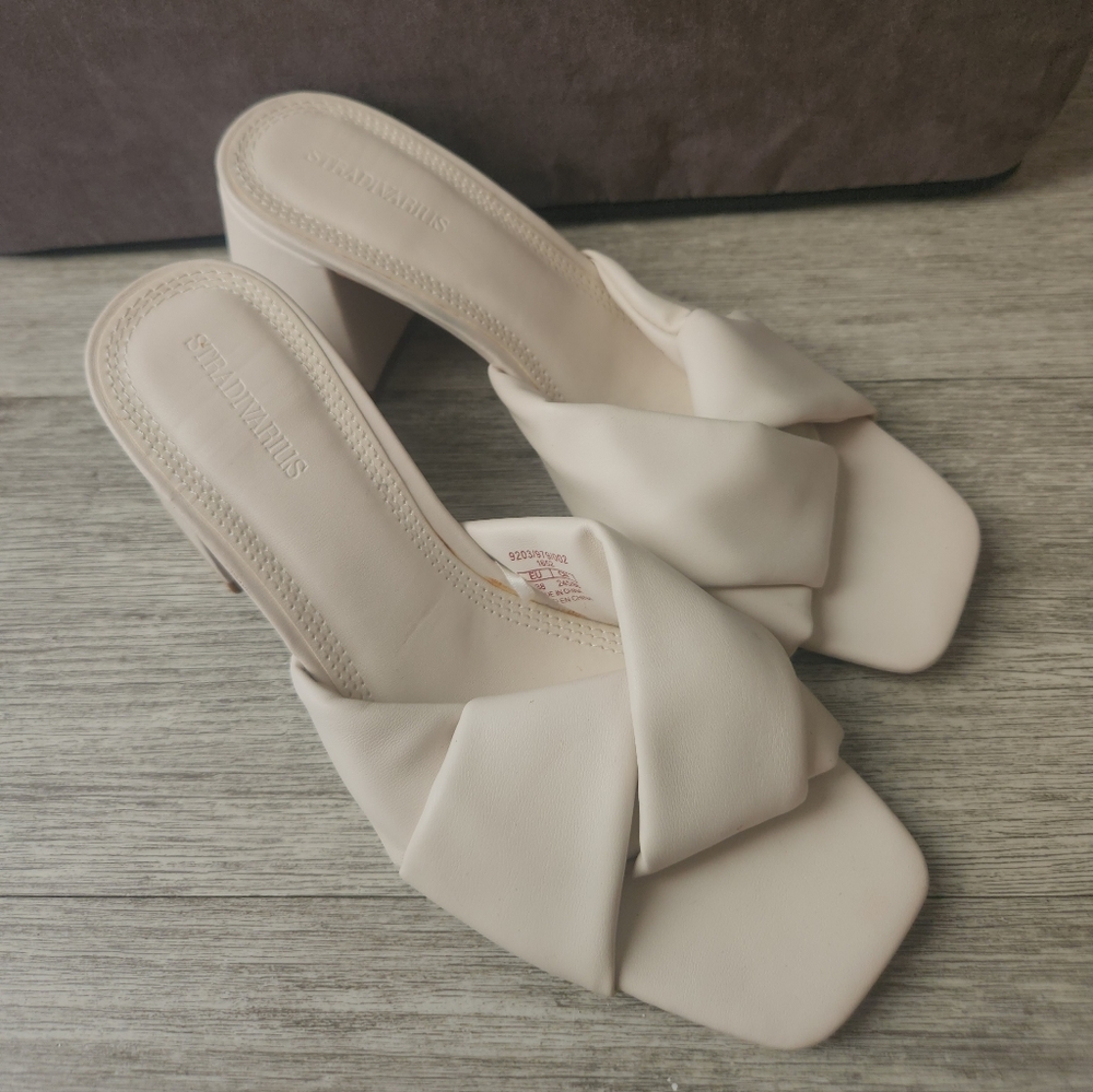 Stradivarius Ivory Mule Heeled Sandals